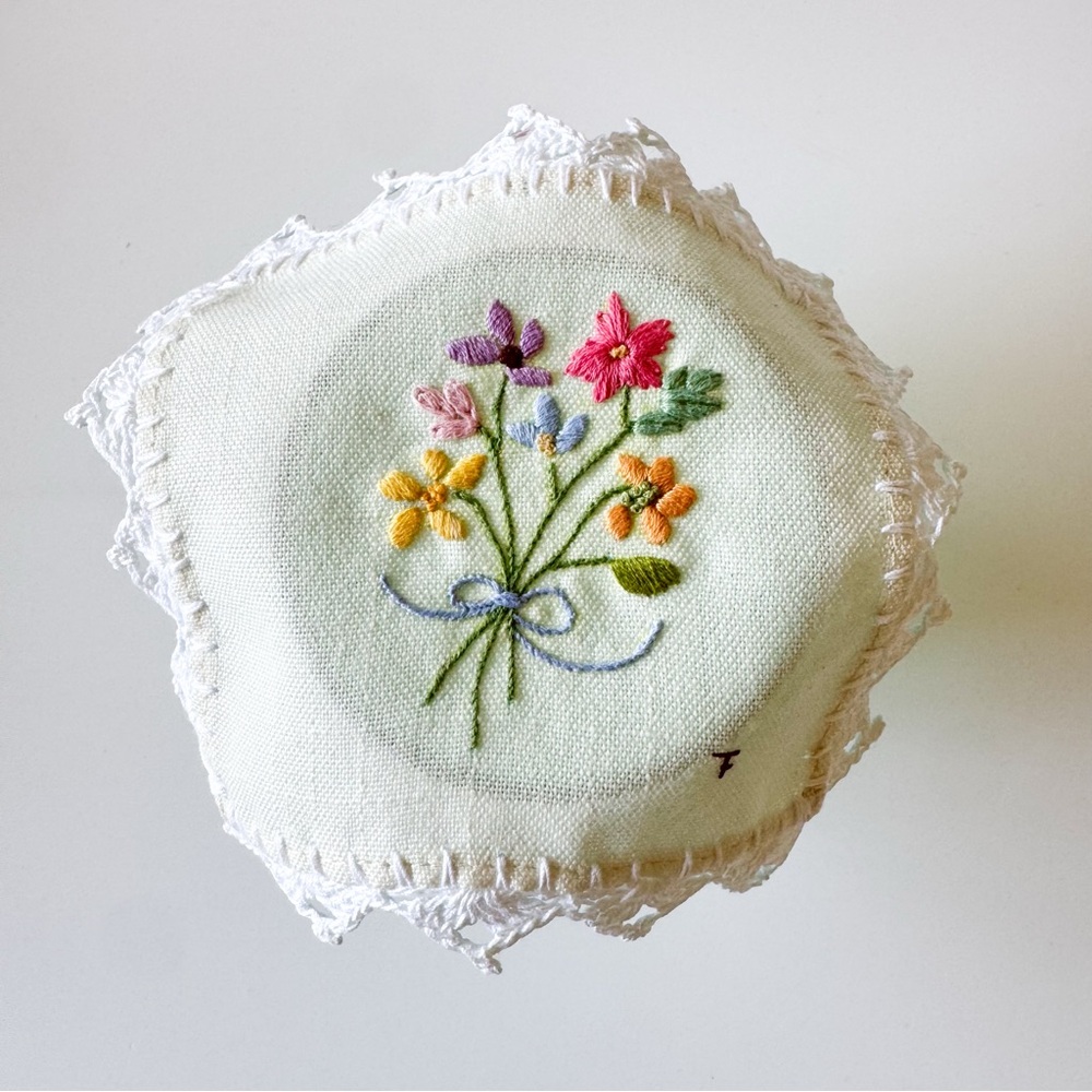 Floral Embroidered Doily Linen Cloth‎